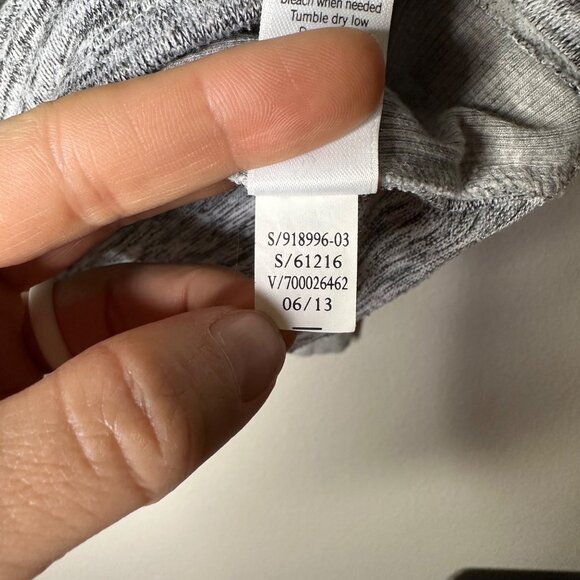 Athleta Batwing And Robin Cowl Neck Sweater Size Medium Marled Gray Sz M - Picture 7 of 8